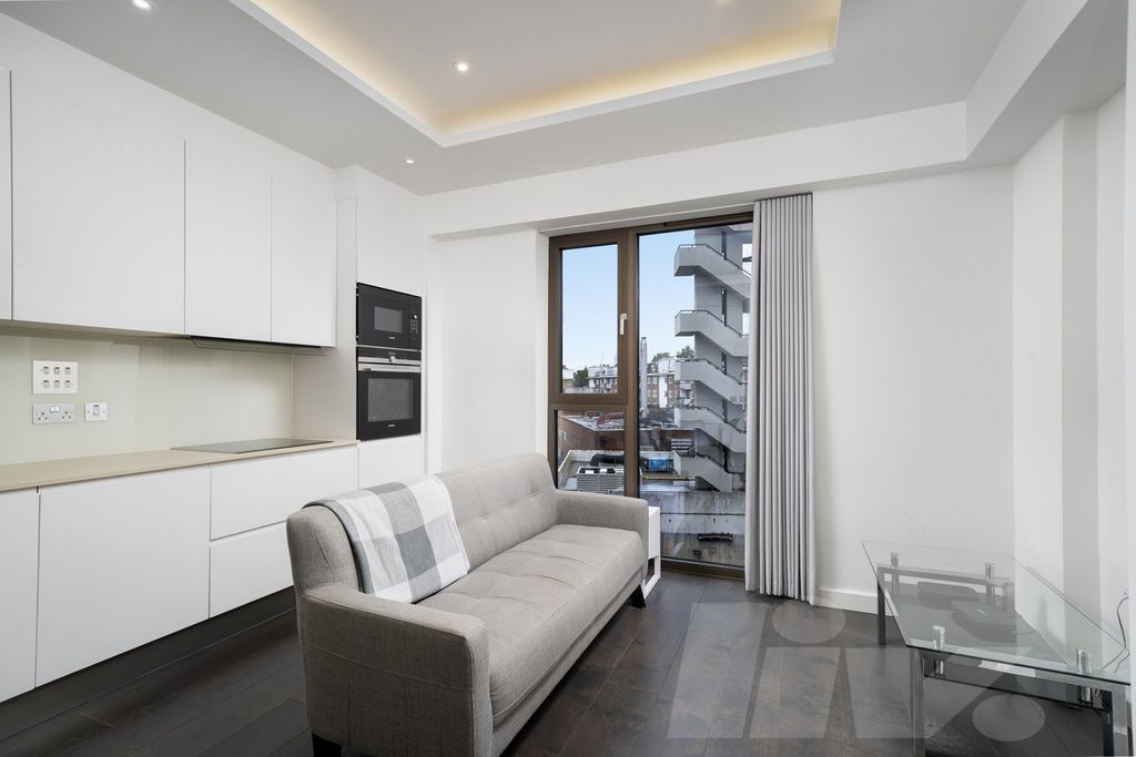 Property photo 2 of 17 Photo 3