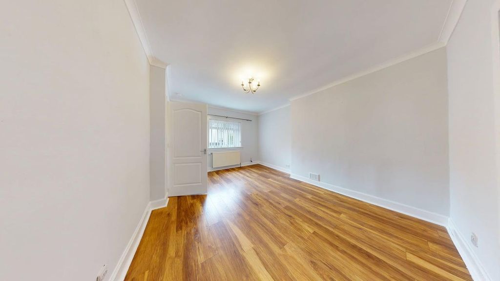 Property photo 2 of 10 296-Owood-06172026_134805.Jpg