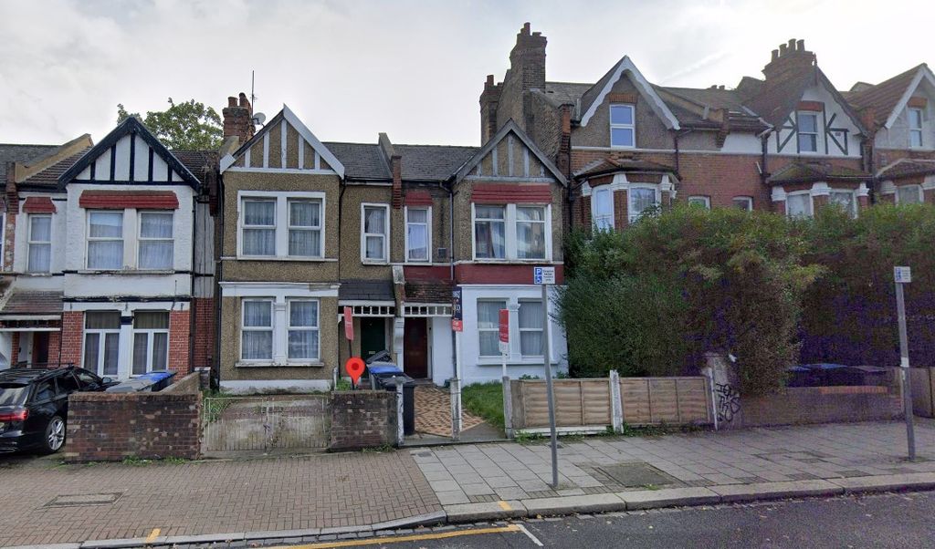 Property photo 2 of 12