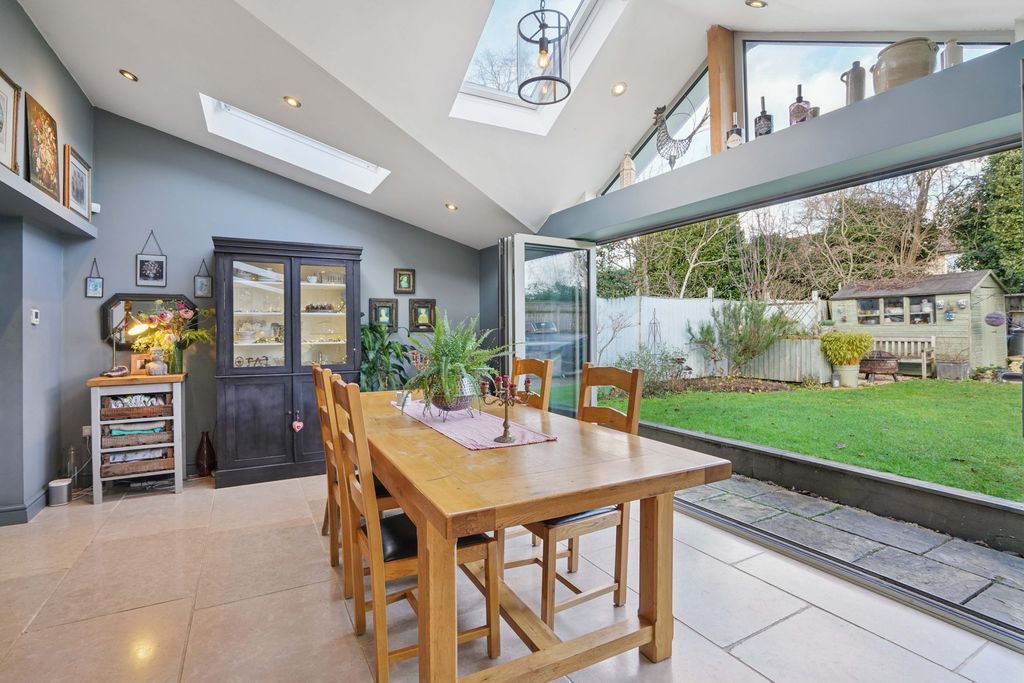 Property photo 3 of 23