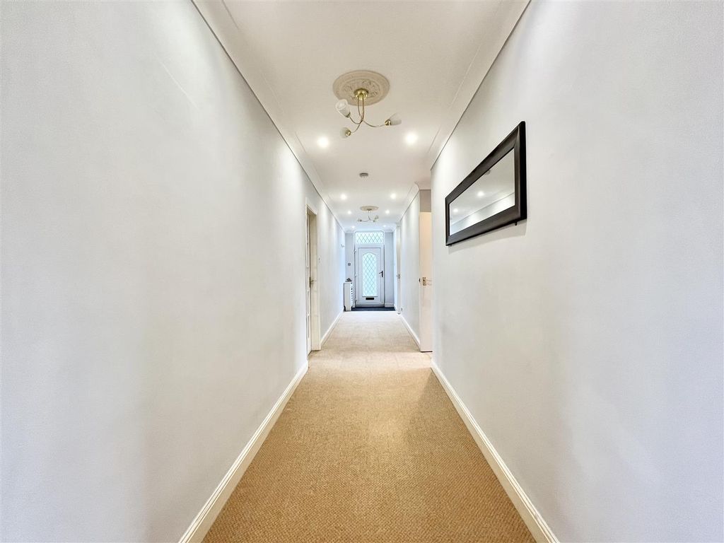 Property photo 2 of 34