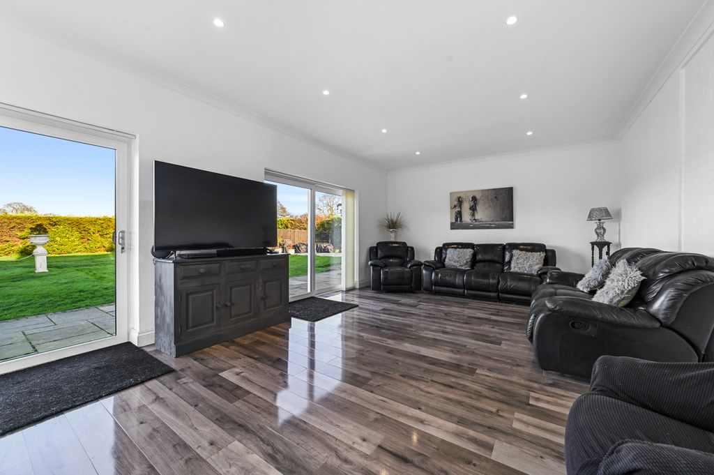 Property photo 2 of 39 Pt-Fc(Col)-Bessbrook-20