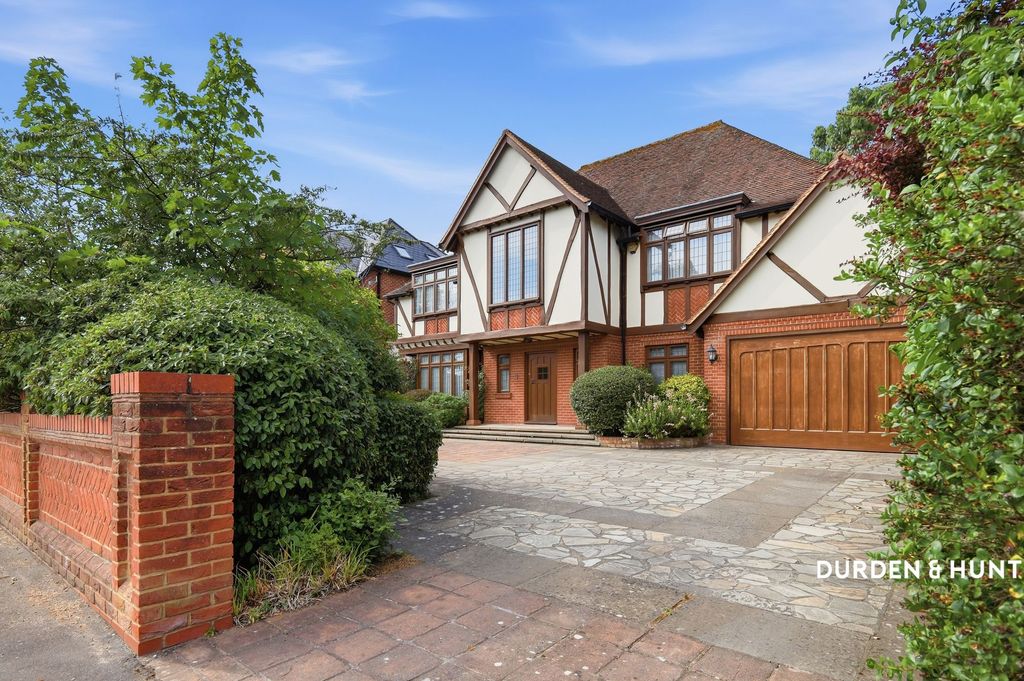 Property photo 2 of 33