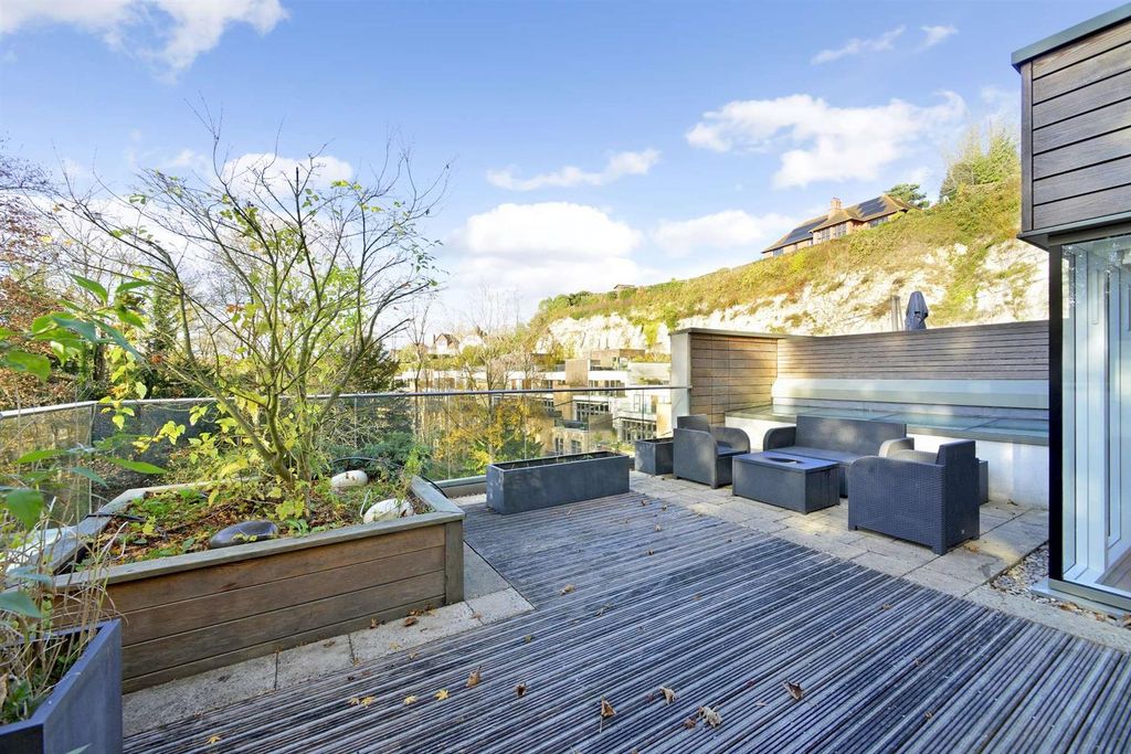 Property photo 2 of 21 Sketch_Ph1_6311822-1920.Jpg