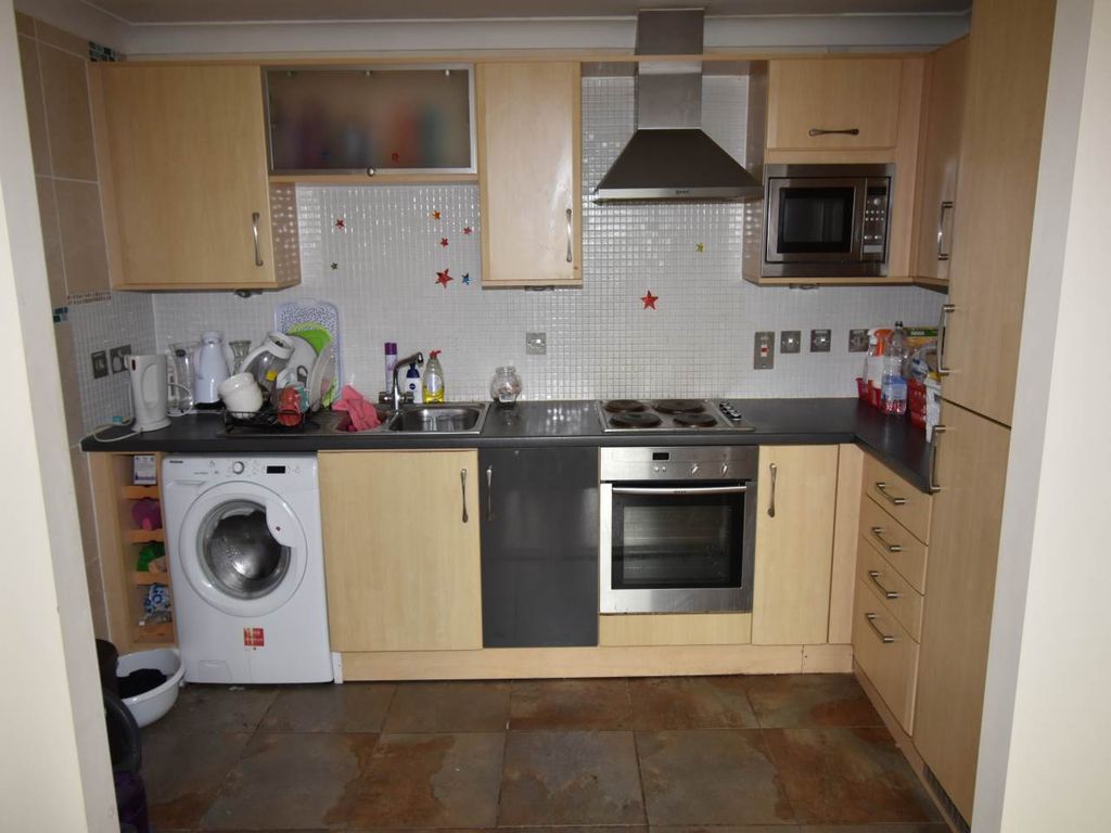 Property photo 2 of 9 Kitchen