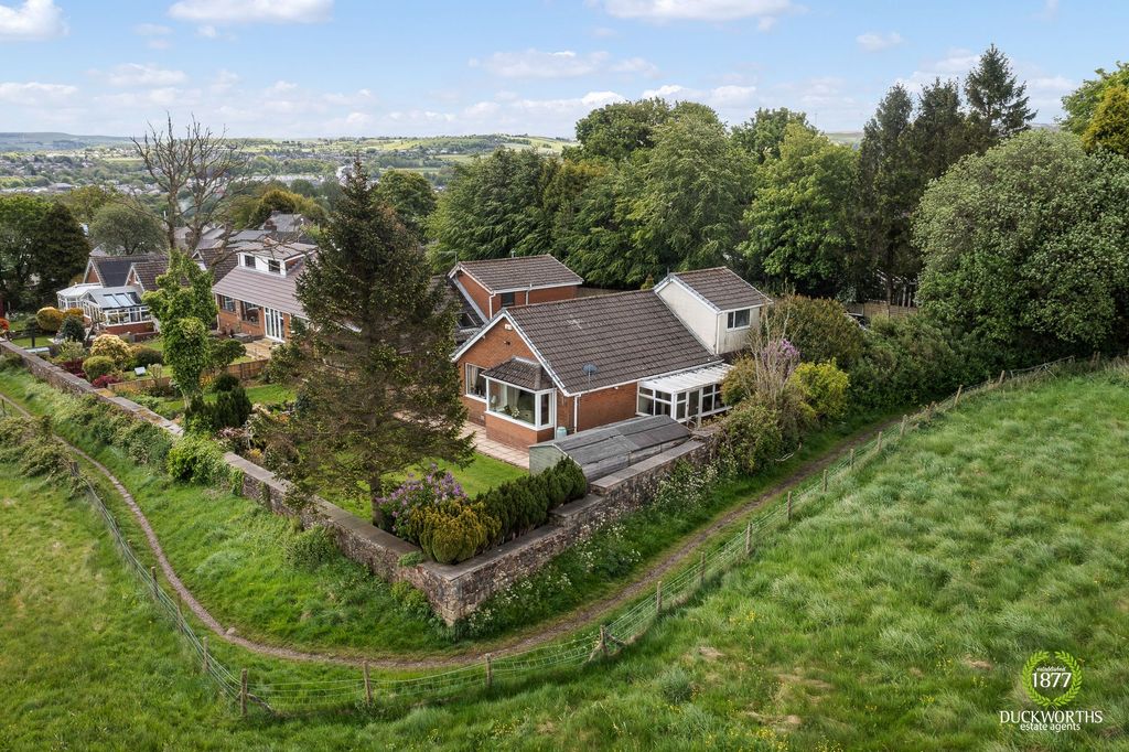 Property photo 1 of 29
