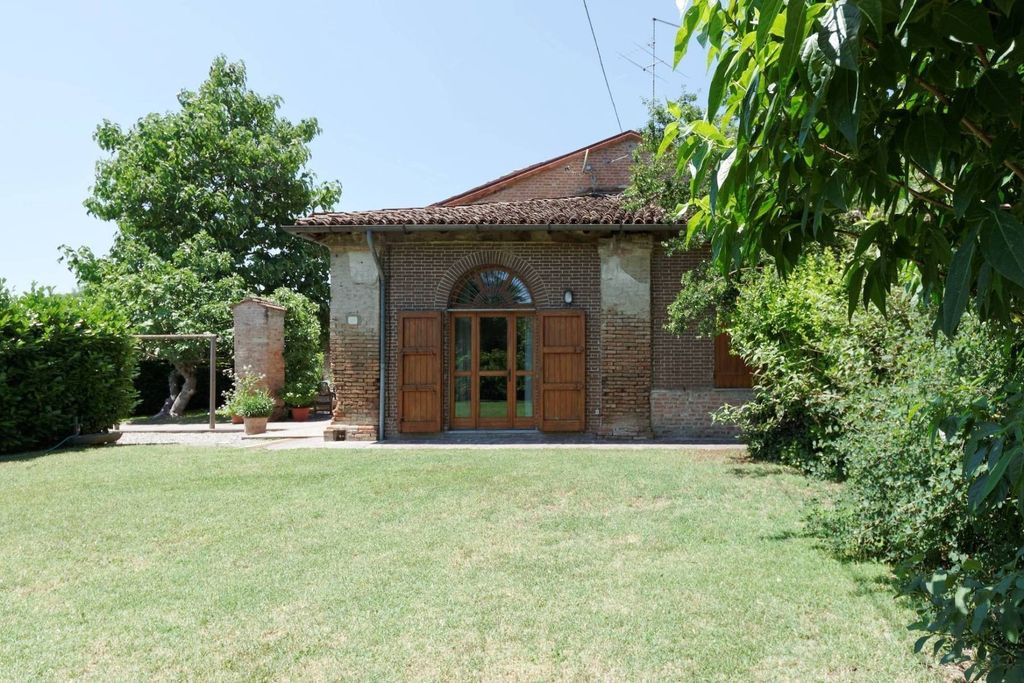 Property photo 1 of 24