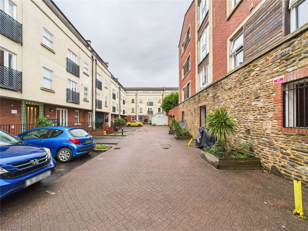 Property photo 2 of 13 Picture No. 14