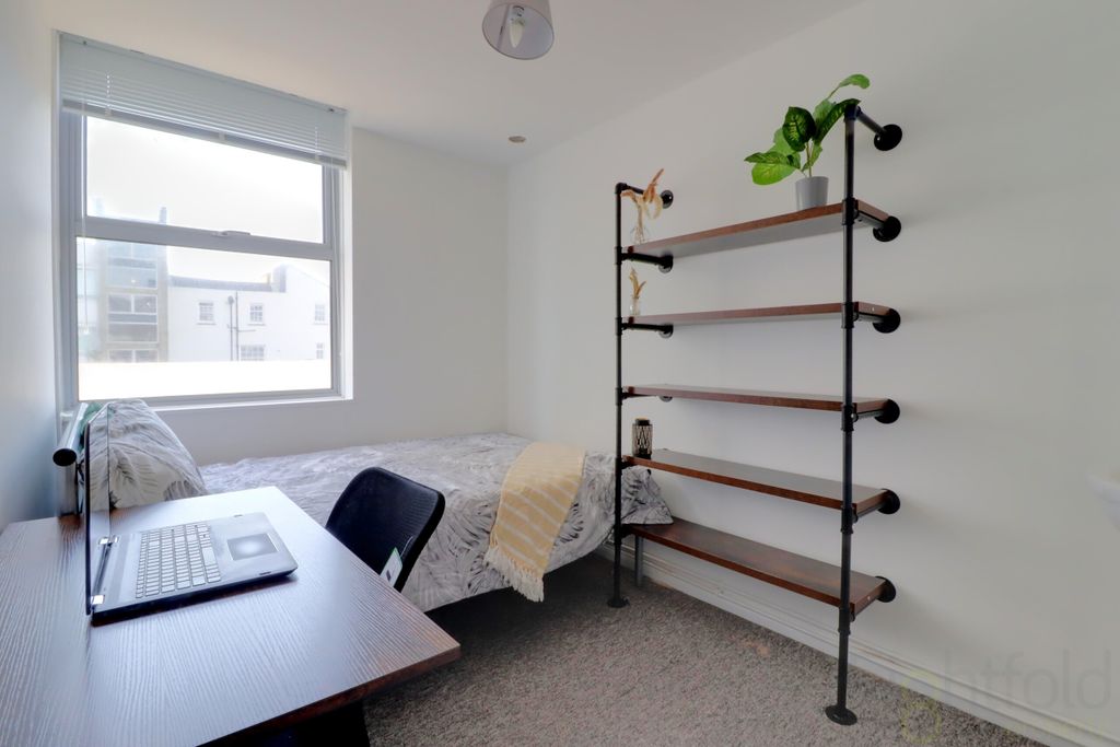 Property photo 3 of 14 Bedroom