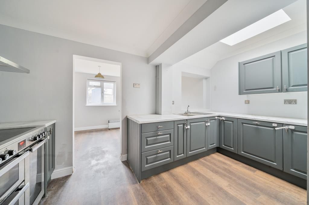 Property photo 3 of 20 Kitchen