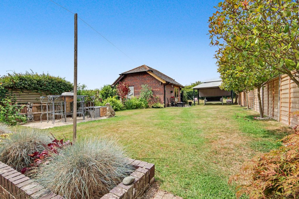 Property photo 3 of 21
