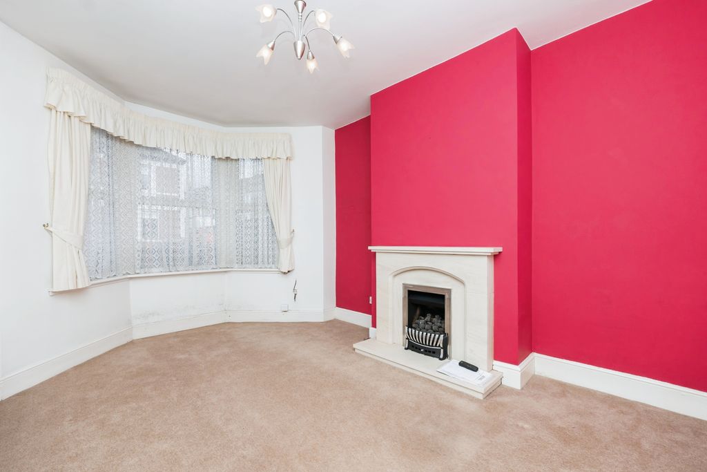 Property photo 2 of 17 Photography