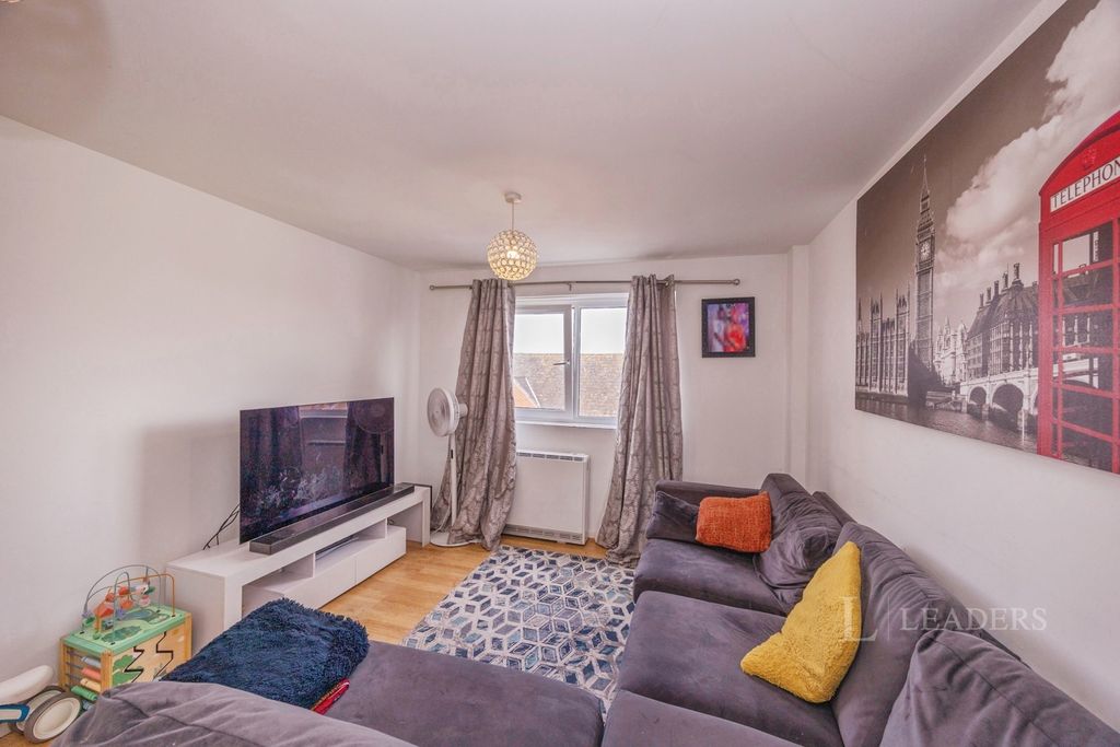 Property photo 3 of 19 Pbox-Img.Jpg