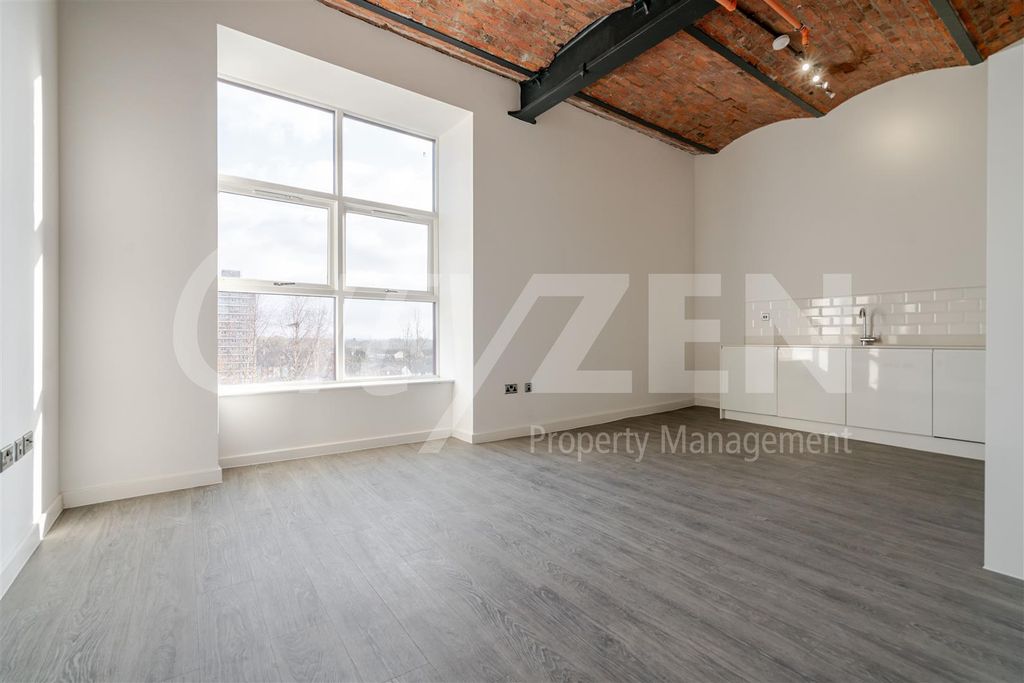 Property photo 2 of 17 Reception