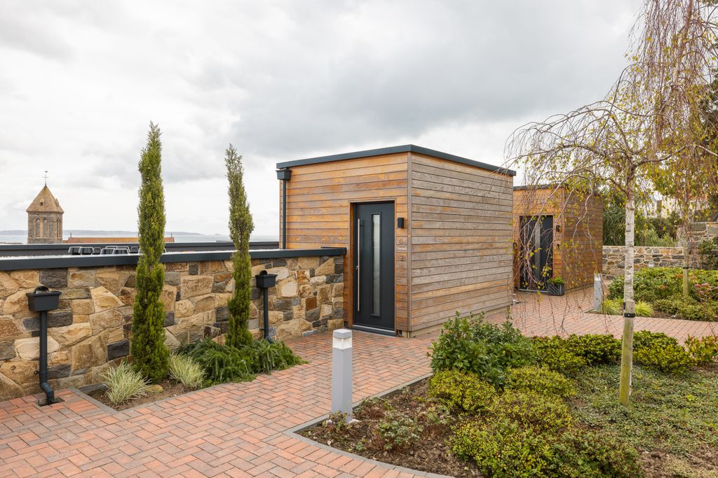 Property photo 3 of 20