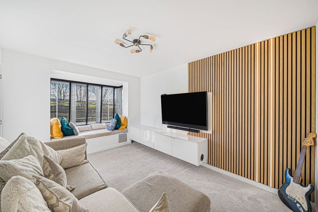 Property photo 2 of 49