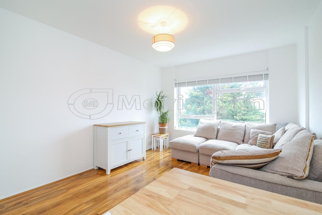 Property photo 2 of 12 Living Room