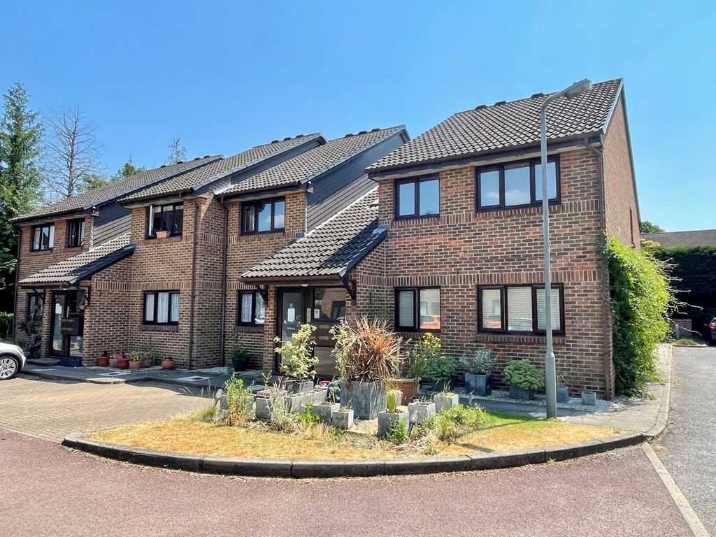 Property photo 2 of 8 671651
