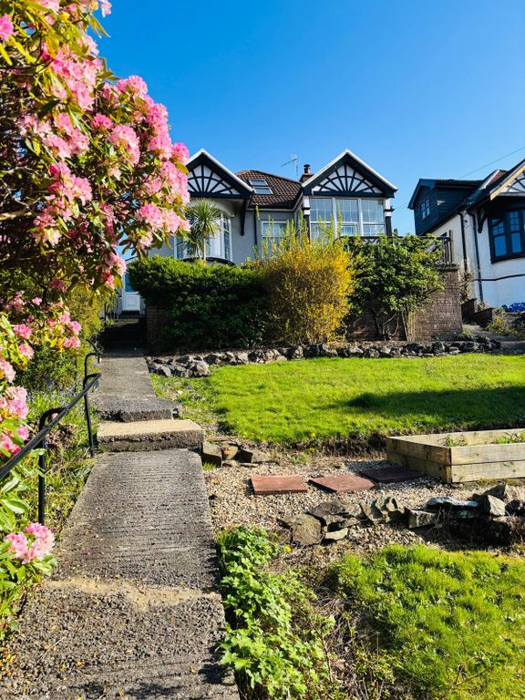 Property photo 2 of 35