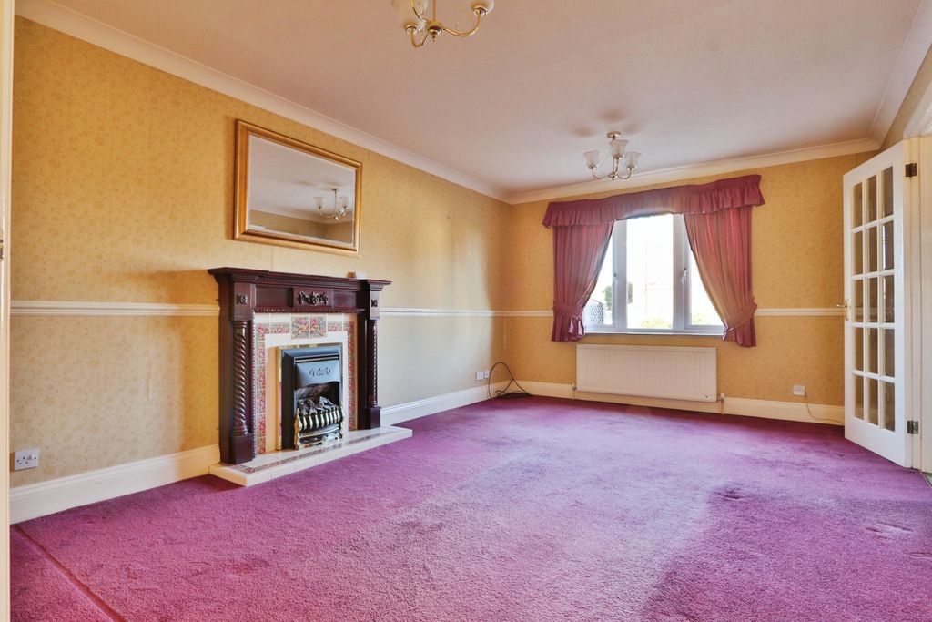 Property photo 2 of 10 4050386