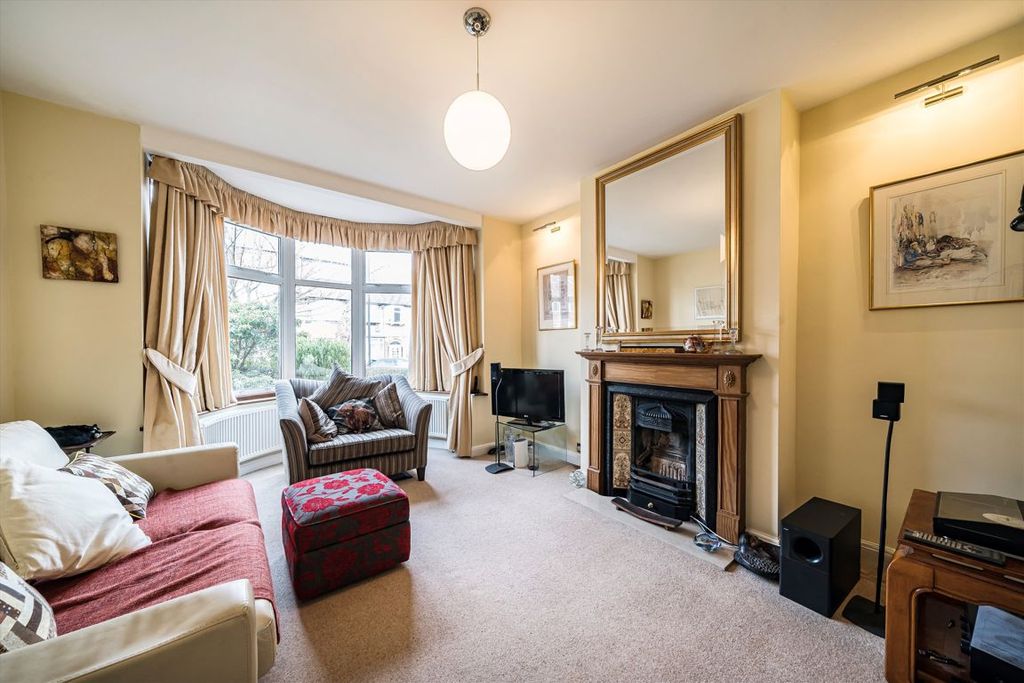 Property photo 2 of 9