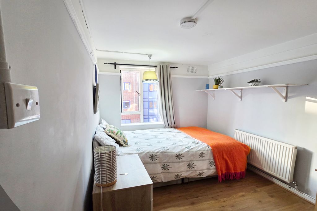 Property photo 1 of 10 Double Furnished Room With Balcony