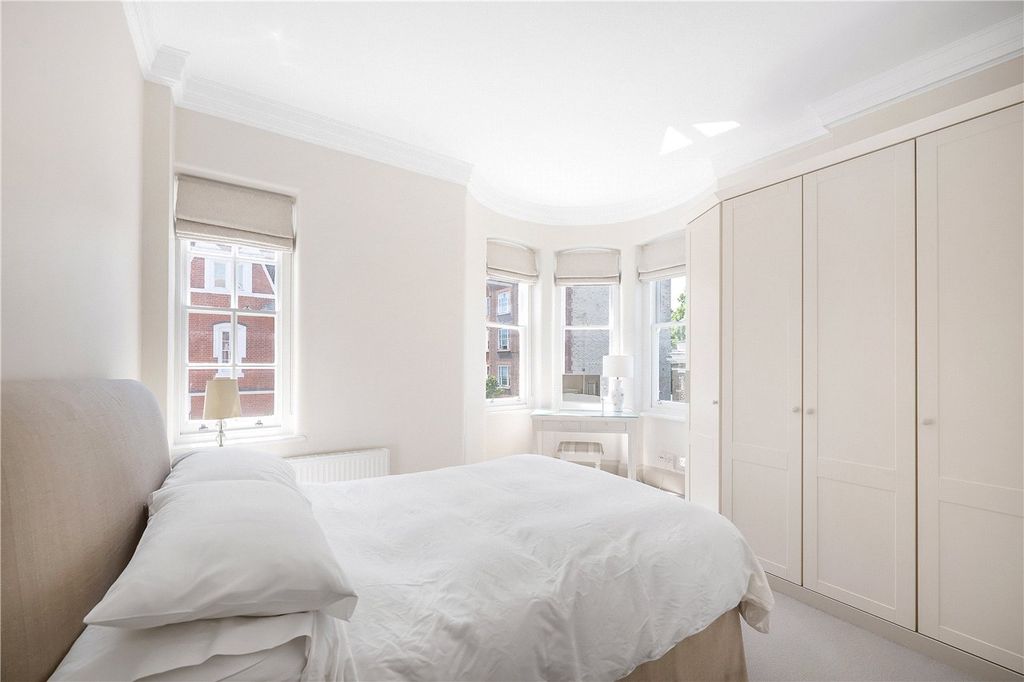 Property photo 3 of 12 Principal Bedroom