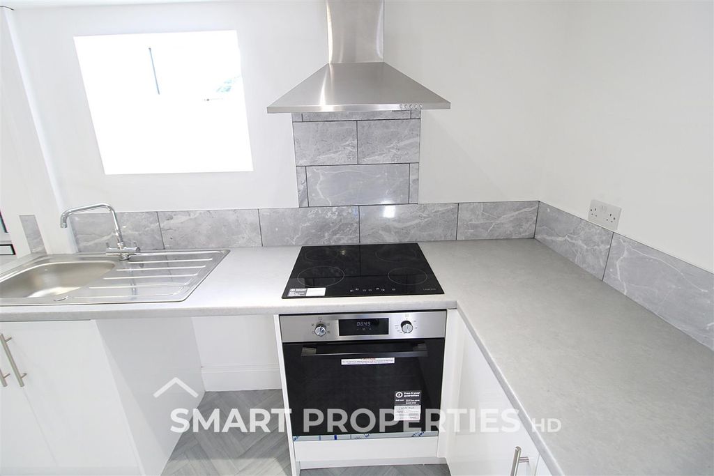 Property photo 2 of 12 Kitchen