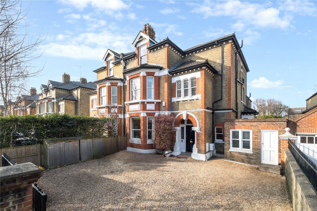 Property photo 1 of 13 Earlsfield Road