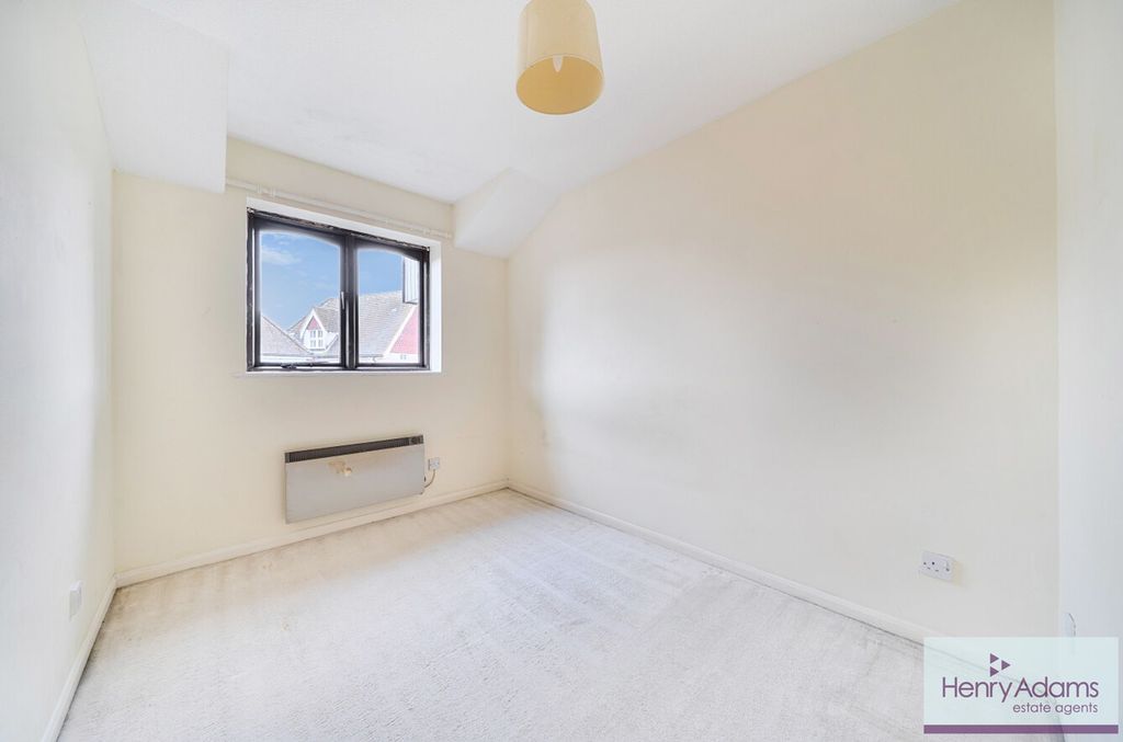 Additional image 9 of 2 bed flat for saleLongmead, Liss GU33