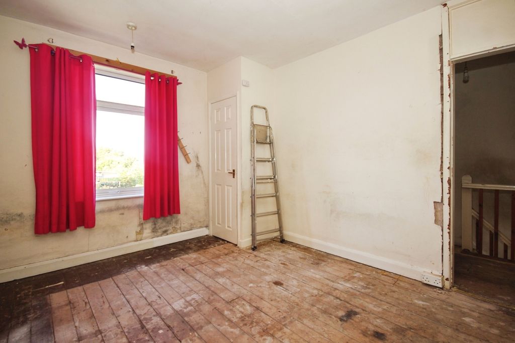 Property photo 3 of 12 Pbox-Img.Jpg