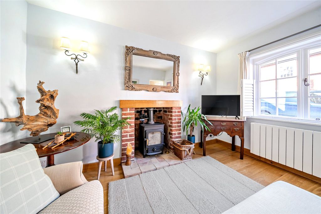 Property photo 3 of 21 Sitting Room