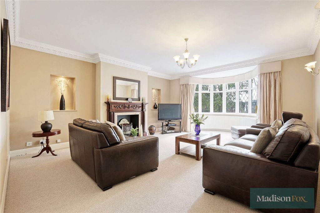 Property photo 3 of 44 Picture No. 35