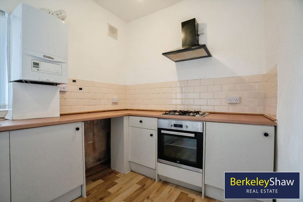 Property photo 2 of 21 Kitchen