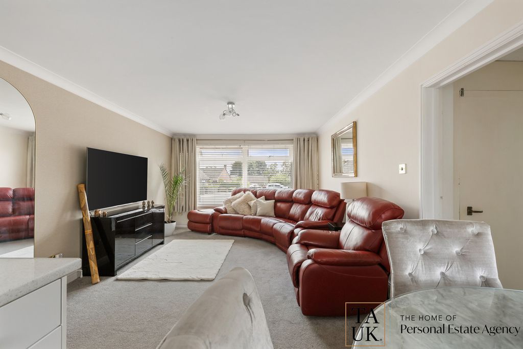 Property photo 2 of 17