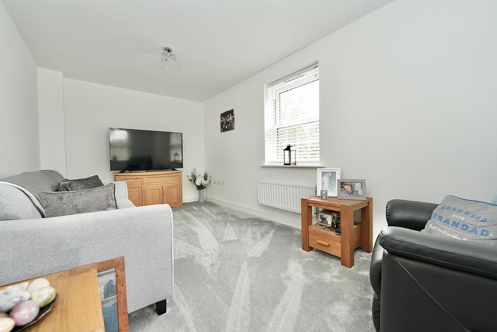 Property photo 3 of 22