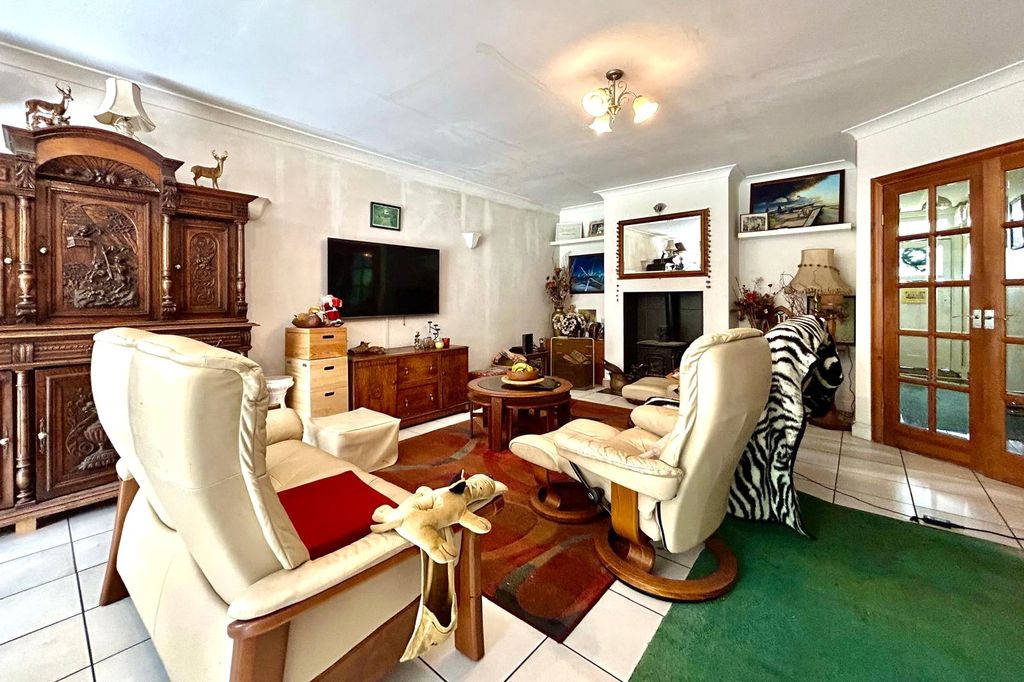 Property photo 2 of 18 Picture No. 04