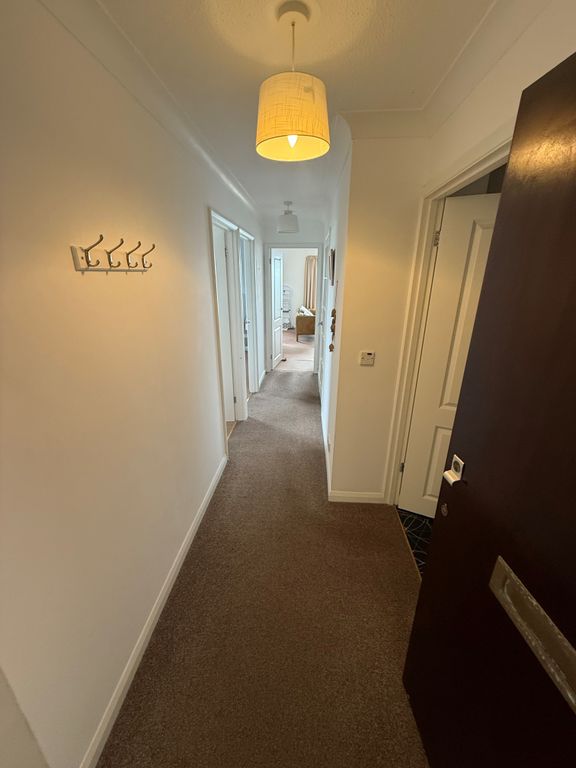 Property photo 2 of 10 Hallway