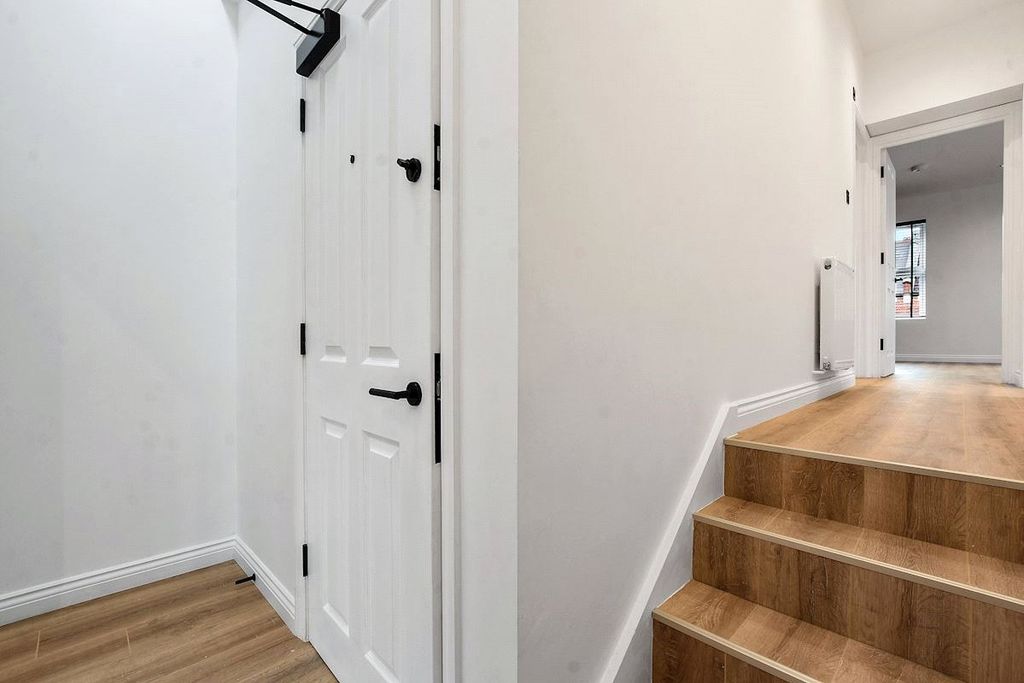 Property photo 3 of 4 Picture No. 04