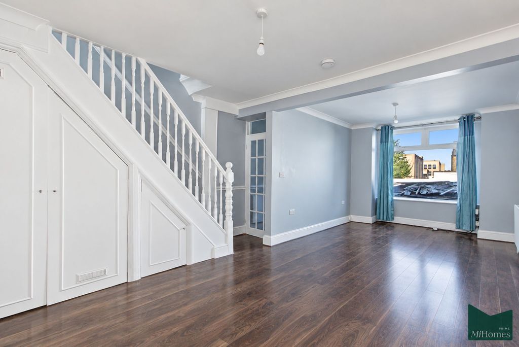 Property photo 1 of 26
