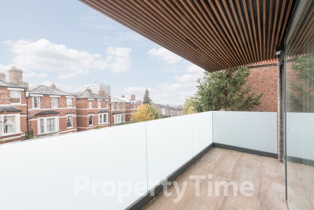 Property photo 2 of 13 Flat 5 -09.Jpg