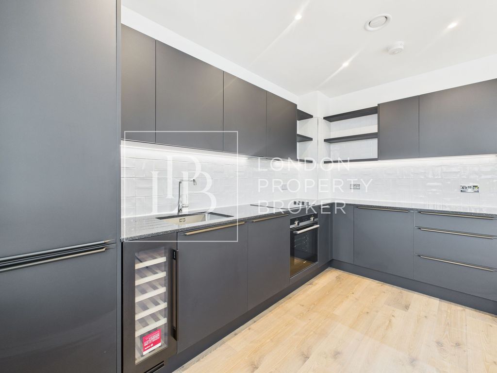 Property photo 2 of 9