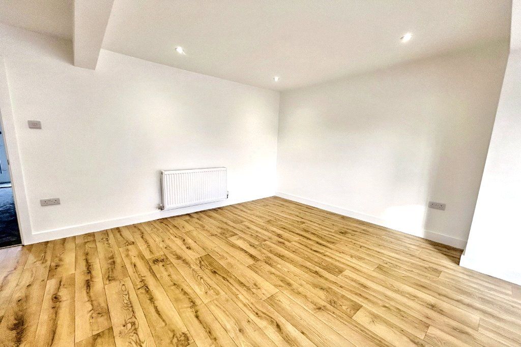Property photo 3 of 10 Picture No. 05