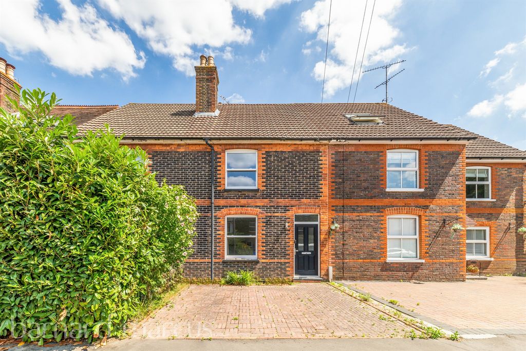 Property photo 1 of 11