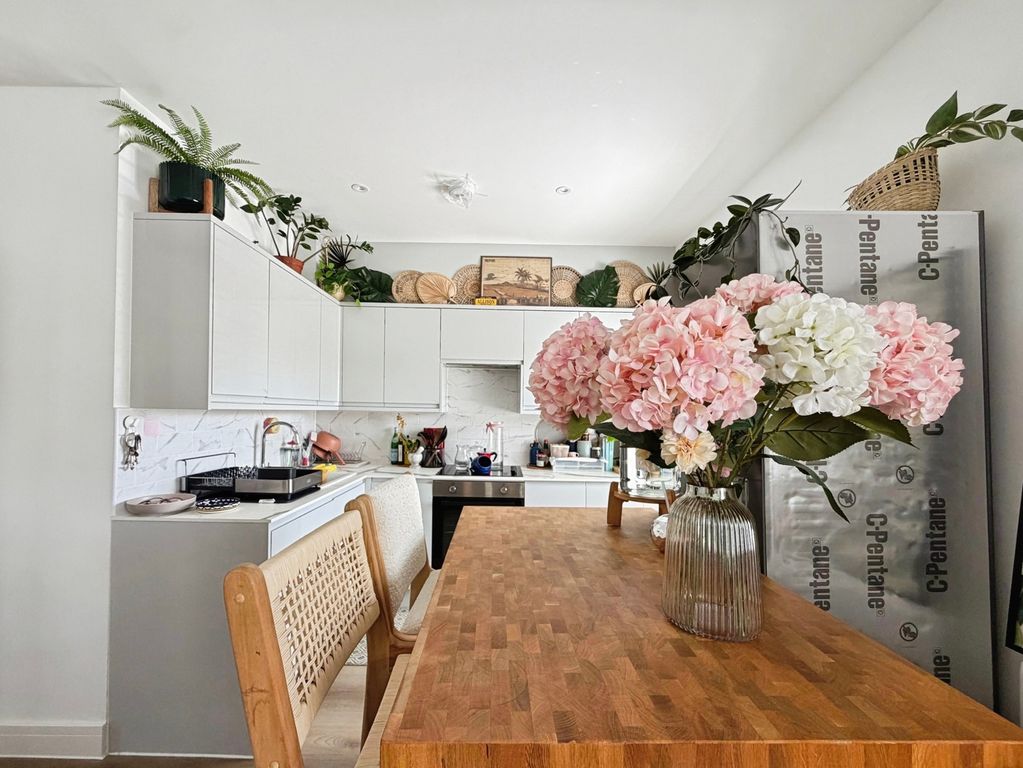 Property photo 3 of 9 Pbox-Img.Jpg