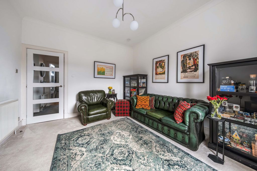 Property photo 2 of 20