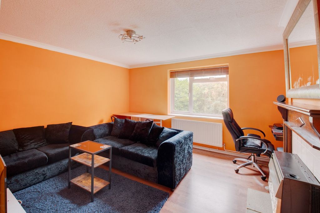 Property photo 2 of 11 Picture No. 04