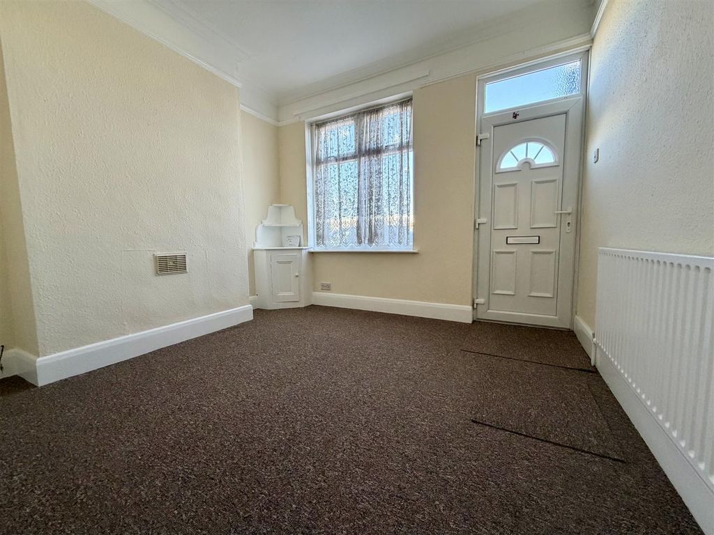 Property photo 2 of 8 Front Reception Room