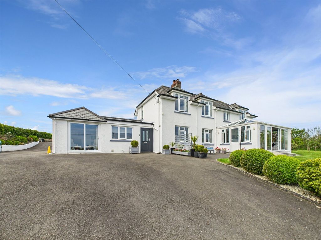 Property photo 3 of 33 Picture No. 02