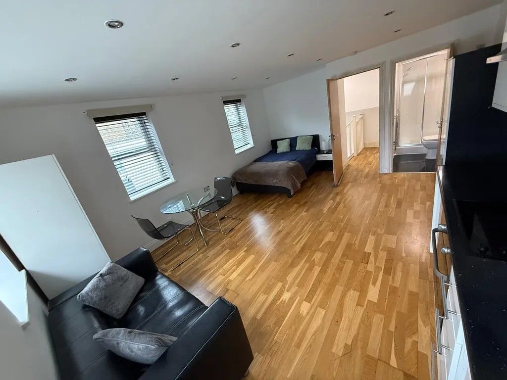 Property photo 2 of 6